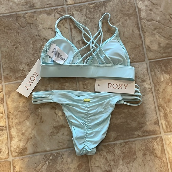 Roxy Bikini - Picture 2 of 4